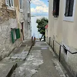 Mirna - What Is What Get Apartmán *