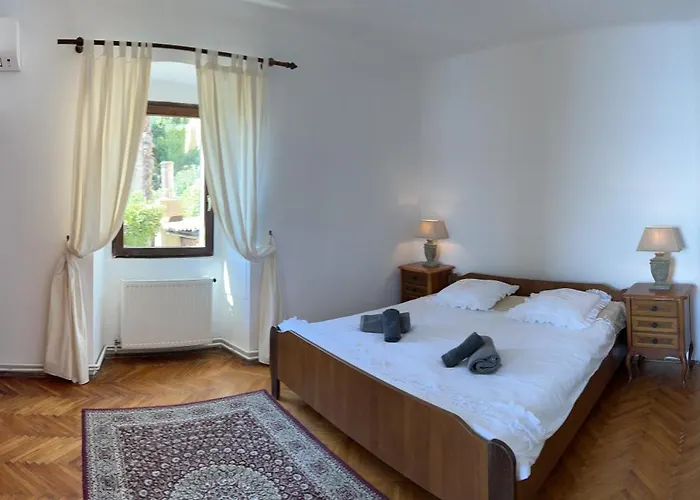 Mirna - What Is What Get Apartment